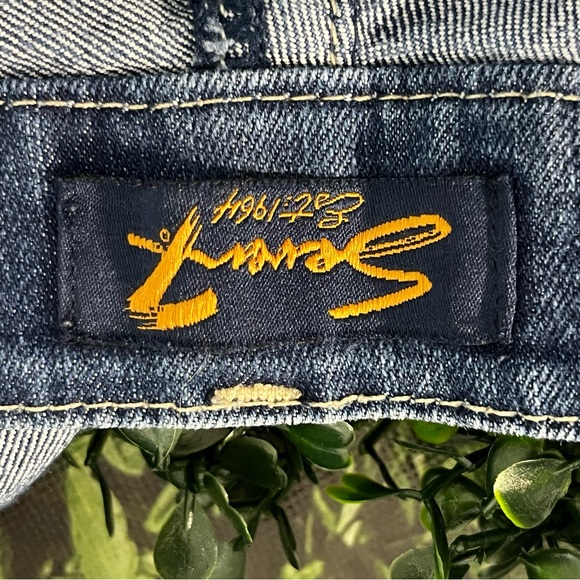 Seven7 Blue Capri Pants with Faded Indigo Wash - Picture 10 of 13